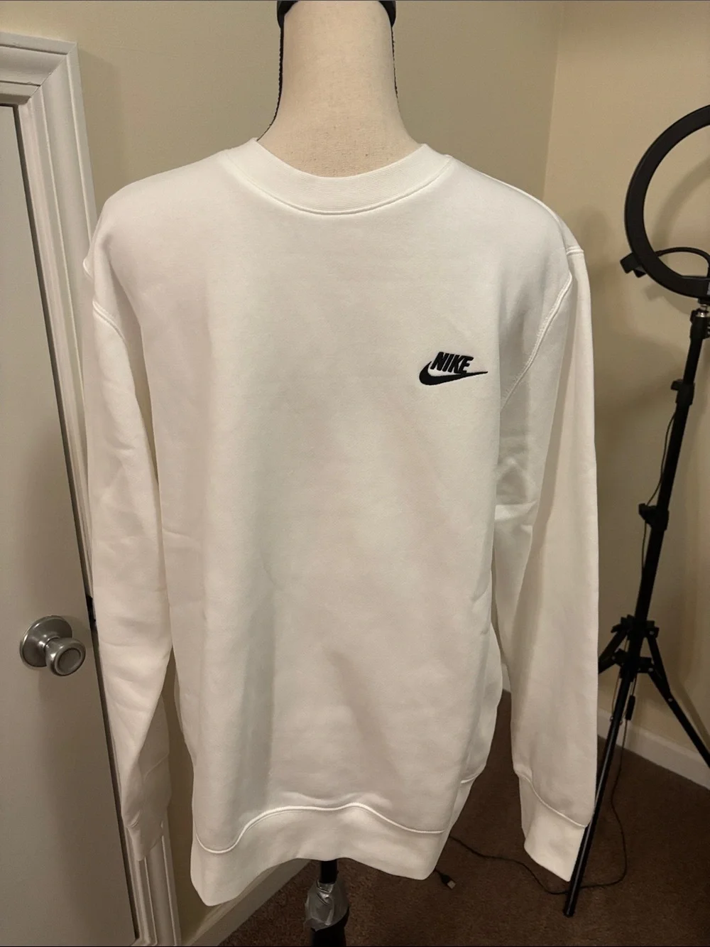 Nike Club Fleece White Crewneck Sweatshirt size Large
